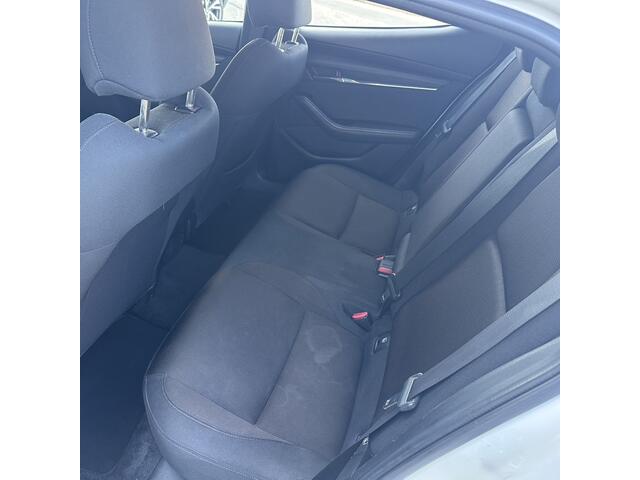Mazda 3 2.0 e-SkyActiv-X M Hybrid 180 Comfort met Bose ** HUD ** 1e eigenaar
