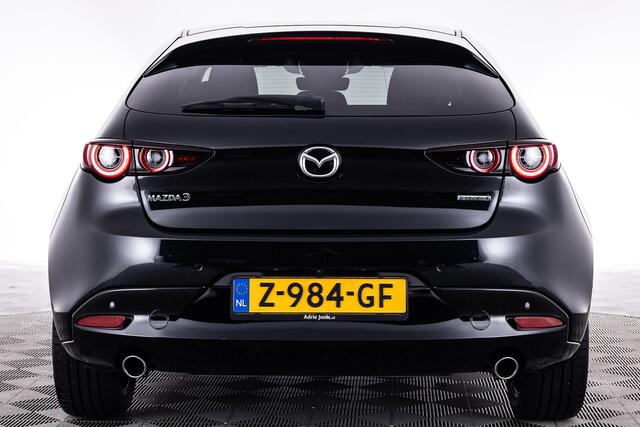 Mazda 3 2.0 e-SkyActiv-G M Hybrid 150 Homura | AUTOMAAT | APPLE CARPLAY | 18 INCH | DODEHOEK DETECTIE | ACHTERUITRIJCAMERA | HEAD UP | NED AUTO | * 6 JAAR FABRIEKSGARANTIE |