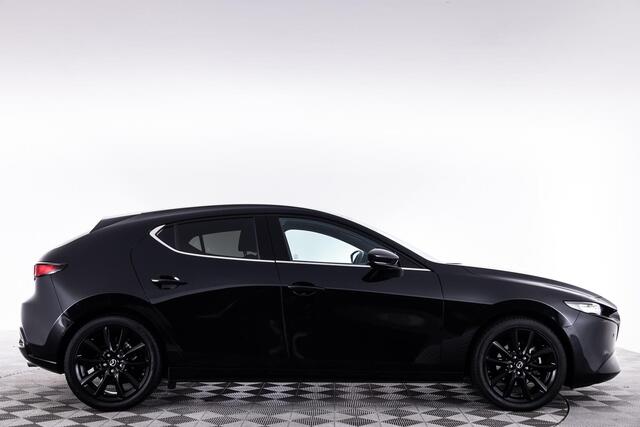 Mazda 3 2.0 e-SkyActiv-G M Hybrid 150 Homura | AUTOMAAT | APPLE CARPLAY | 18 INCH | DODEHOEK DETECTIE | ACHTERUITRIJCAMERA | HEAD UP | NED AUTO | * 6 JAAR FABRIEKSGARANTIE |