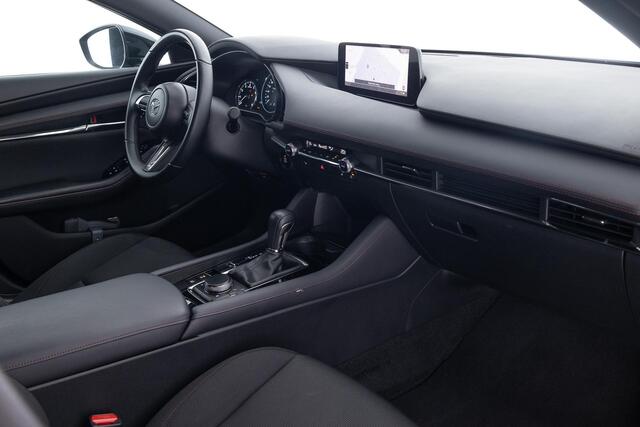 Mazda 3 2.0 e-SkyActiv-G M Hybrid 150 Homura | AUTOMAAT | APPLE CARPLAY | 18 INCH | DODEHOEK DETECTIE | ACHTERUITRIJCAMERA | HEAD UP | NED AUTO | * 6 JAAR FABRIEKSGARANTIE |