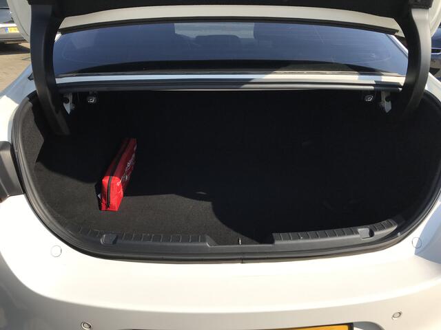 Mazda 3 2.0 e-SkyActiv-X M Hybrid 180 Comfort met Bose