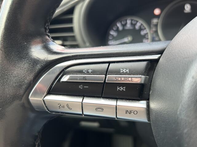 Mazda 3 2.0 e-SkyActiv-G M Hybrid 122 Luxury // FULL LED // NAVI + CARPLAY // ADAPTIV CRUISE // PDC // 360 CAMERA // BOSE AUDIO