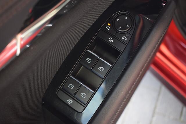 Mazda 3 2.0 e-SkyActiv-X M Hybrid 180 Comfort met Bose