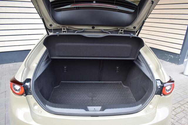 Mazda 3 2.0 e-SkyActiv-X M Hybrid 186 Nagisa - Aero pack - Black edition - Nu met ¤ 3.000,- voorraad korting