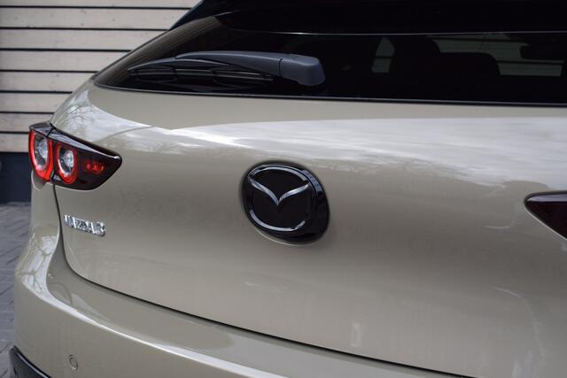 Mazda 3 2.0 e-SkyActiv-X M Hybrid 186 Nagisa - Aero pack - Black edition - Nu met ¤ 3.000,- voorraad korting