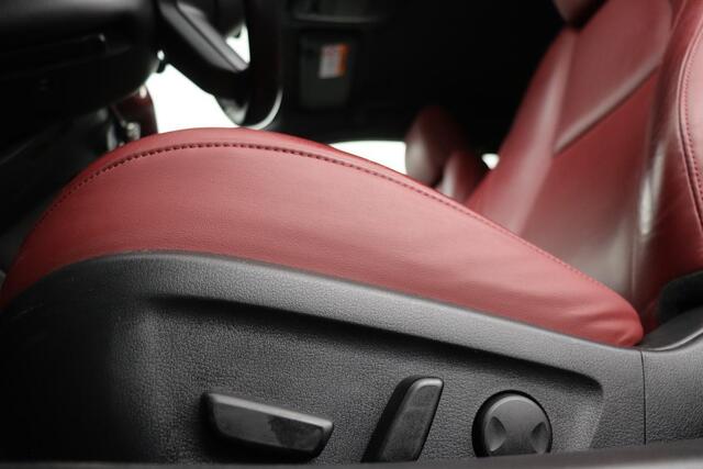 Mazda 3 2.0 SkyActiv-X Luxury | Head-Up | Leder | Stoel & stuurverwarming | BOSE Sound | Carplay | Adaptive cruise | Camera | Memory | Navigatie | Full LED | Keyless
