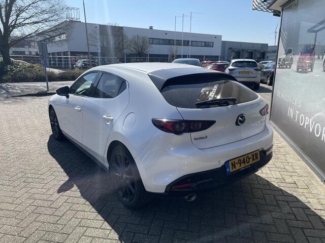 Mazda 3 2.0 e-SkyActiv-X M Hybrid 186 Luxury , Leder, Bose, PDC, Camera, Adap. Cruise, Navi, Apple Carplay, HUD, Clima, Stoelverwarming, Stuurverwarming, LMV 18 Inch