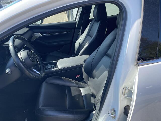 Mazda 3 2.0 e-SkyActiv-X M Hybrid 186 Luxury , Leder, Bose, PDC, Camera, Adap. Cruise, Navi, Apple Carplay, HUD, Clima, Stoelverwarming, Stuurverwarming, LMV 18 Inch