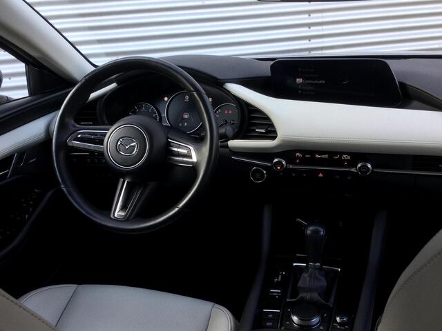 Mazda 3 2.0 e-SkyActiv-X M Hybrid 180 Luxury | Bose | Camera | Leder |