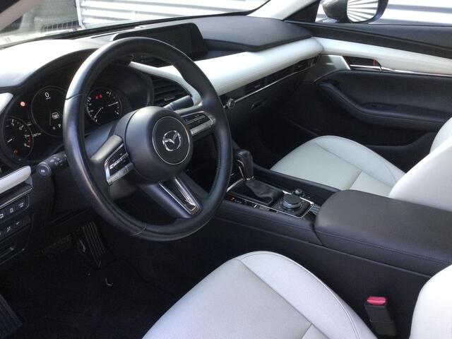 Mazda 3 2.0 e-SkyActiv-X M Hybrid 180 Luxury | Bose | Camera | Leder |