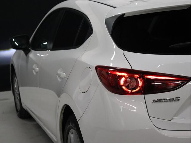 Mazda 3 2.0 SkyActiv-G 120 SkyLease GT [APPLE CARPLAY, PDC V+A, STOEL- EN STUURVERWARMING, CRUISE CONTROL, CLIMATE CONTROL, NAVIGATIE, NIEUWSTAAT]