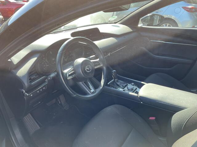 Mazda 3 HB 2.0 e-SkyActiv-G 122 M Hybrid Comfort , Automaat, Adap. Cruise, HUD, PDC, Camera, Stoelverwarming, Stuurverwarming, Clima, Apple Carplay, Navi, Stoffen bekleding