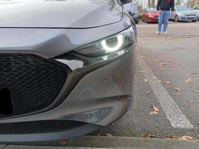 Mazda 3 2.0 e-SkyActiv-G M Hybrid 122 Comfort met Bose | Trekhaak, Parkeersensoren V+A, 360° Camera, Privacy Glass, Climate & Cruise Control, zeer luxe!