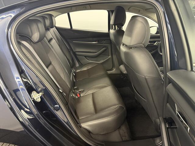 Mazda 3 2.0 e-SkyActiv-X M Hybrid 180 Comfort met Bose / Sedan / NL auto / BTW auto / Dealer Onderhouden / Leder / Navi / Bose