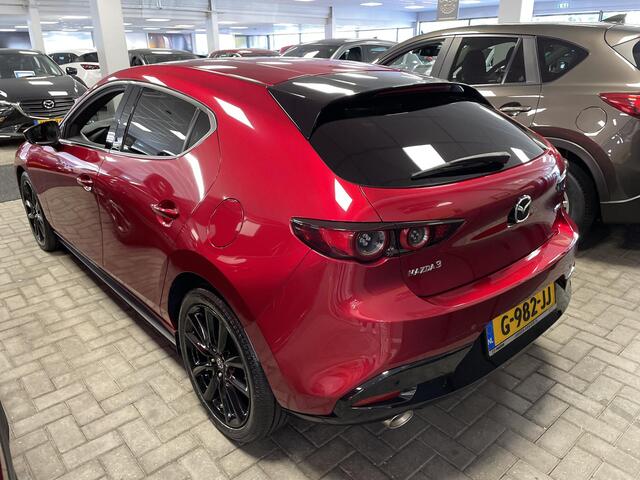 Mazda 3 2.0 e-SkyActiv-X M Hybrid 180 Luxury , I-Activesense-pack, Leder, Bose, LMV 18 Inch, 360 Camera, PDC, Stoelverwarming, Stuurverwarming, Navi, Apple Carplay, HUD, Clima