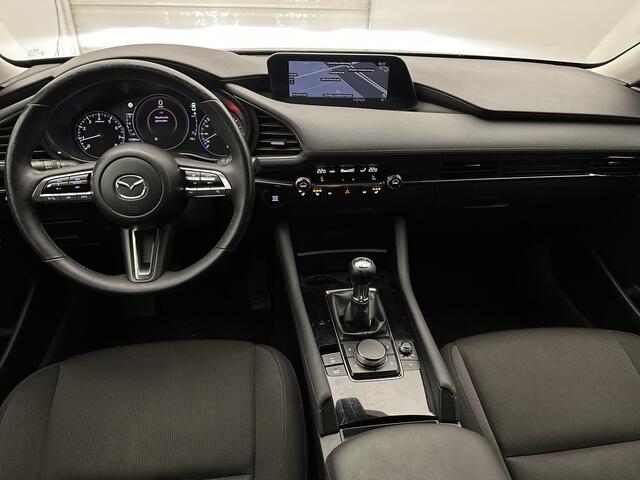 Mazda 3 2.0 e-SkyActiv-X M Hybrid 180 Comfort met Bose | Head-up Display | 18 Inch LM velgen | Stoel en stuurverwarming | i
