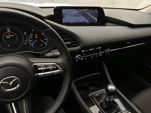 Mazda 3 2.0 e-SkyActiv-X M Hybrid 180 Comfort met Bose | Head-up Display | 18 Inch LM velgen | Stoel en stuurverwarming | i