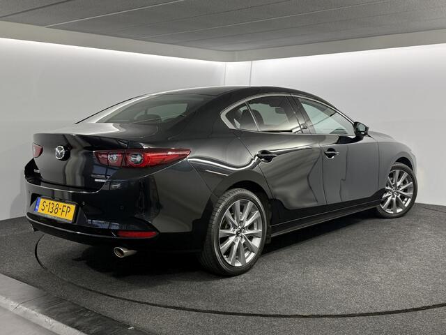 Mazda 3 2.0 e-SkyActiv-G M Hybrid Sedan Luxury / 1e eig / NL auto / Leder / Bose / Navigatie / Sedan