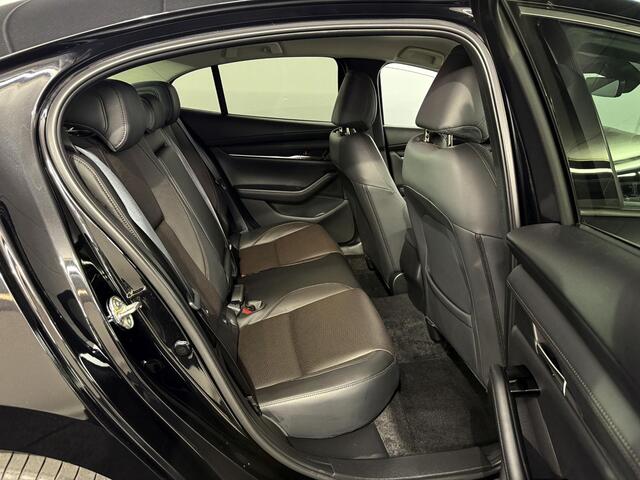 Mazda 3 2.0 e-SkyActiv-G M Hybrid Sedan Luxury / 1e eig / NL auto / Leder / Bose / Navigatie / Sedan