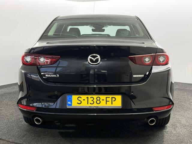 Mazda 3 2.0 e-SkyActiv-G M Hybrid Sedan Luxury / 1e eig / NL auto / Leder / Bose / Navigatie / Sedan