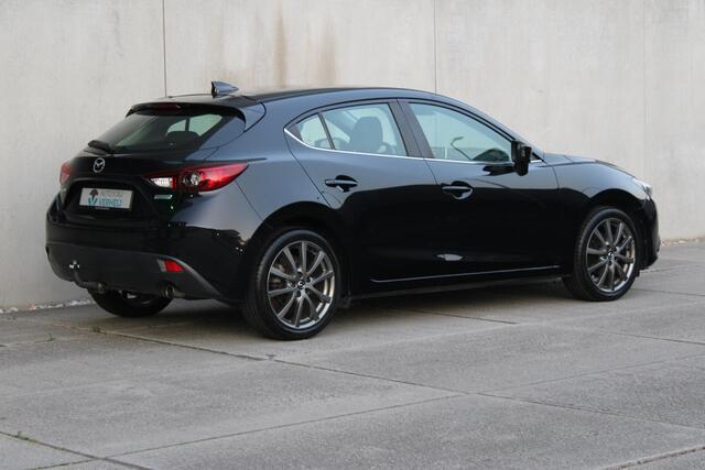 Mazda 3 1.5 SkyActiv-G 100 TS / 18 INCH LM VELGEN / CRUISE / TREKHAAK