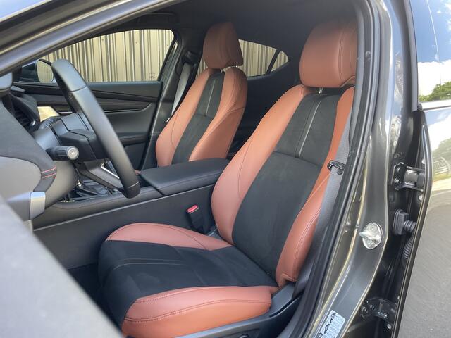 Mazda 3 2.0 e-SkyActiv-X M Hybrid 186 Nagisa AT | ALCANTARA |