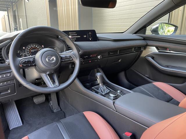 Mazda 3 2.0 e-SkyActiv-X M Hybrid 186 Nagisa AT | ALCANTARA |