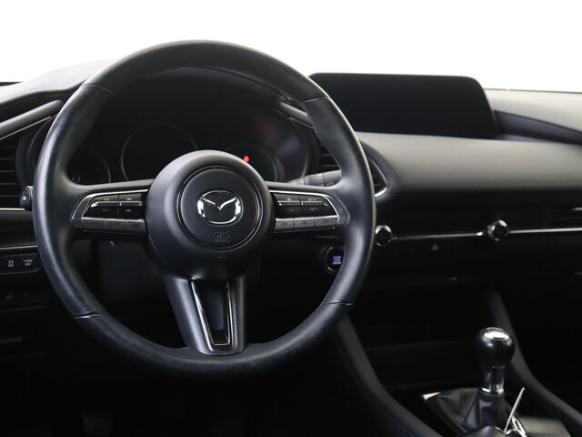 Mazda 3 2.0 e-SkyActiv-X M Hybrid 180 Luxury | Benzine | Handgeschakeld | Stoelverwarming | Adaptive cruise control | Keyless entry | Remote services |
