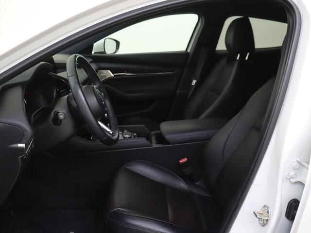 Mazda 3 2.0 e-SkyActiv-X M Hybrid 180 Luxury | Benzine | Handgeschakeld | Stoelverwarming | Adaptive cruise control | Keyless entry | Remote services |