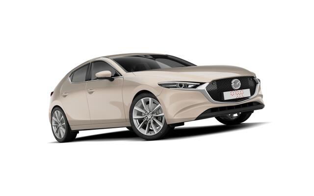 Mazda 3 Nagisa | 7-inch digitale meterset | Achteruitrijcamera | Active Driving Display (ADD), projectie in de voorruit: kleuren head-up display met belangrijkste rij-informatie