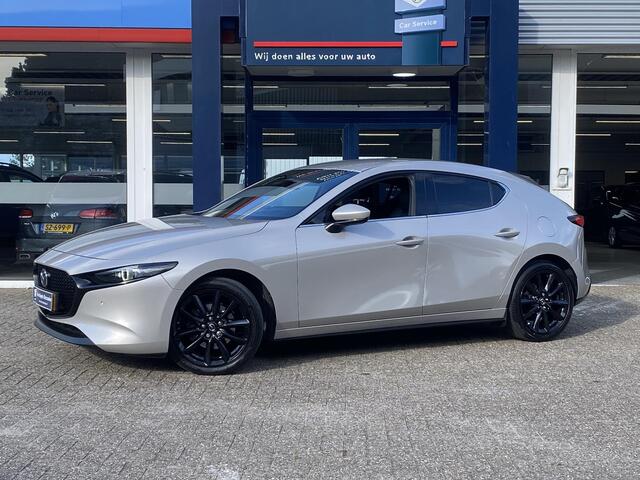 Mazda 3 2.0 e-SkyActiv-X M Hybrid 186 Luxury / Automaat / NL-Auto / Vol-Leder / Stoel-/Stuurverwarming / Afneembare-Trekhaak / Premium Bose-Audio / Adaptieve Cruise-Control / Electronic Climate-Control / Elektr.- Stoelen met Geheugen / Apple-Carplay & Android-Aut