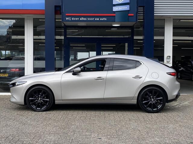 Mazda 3 2.0 e-SkyActiv-X M Hybrid 186 Luxury / Automaat / NL-Auto / Vol-Leder / Stoel-/Stuurverwarming / Afneembare-Trekhaak / Premium Bose-Audio / Adaptieve Cruise-Control / Electronic Climate-Control / Elektr.- Stoelen met Geheugen / Apple-Carplay & Android-Aut