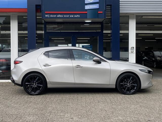Mazda 3 2.0 e-SkyActiv-X M Hybrid 186 Luxury / Automaat / NL-Auto / Vol-Leder / Stoel-/Stuurverwarming / Afneembare-Trekhaak / Premium Bose-Audio / Adaptieve Cruise-Control / Electronic Climate-Control / Elektr.- Stoelen met Geheugen / Apple-Carplay & Android-Aut