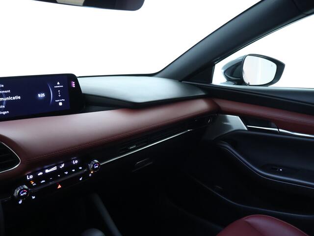 Mazda 3 2.0 e-SkyActiv-X M Hybrid 186 Takumi | Rood Leder | BOSE | 360 Camera |