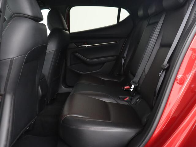 Mazda 3 2.0 SkyActive-X Luxury | Leder | Adaptive cruise | Head-Up | BOSE Sound | Stoel & stuurverwarming | Carplay | Camera | Memory | Keyless | Navigatie