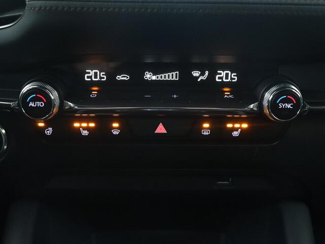 Mazda 3 2.0 SkyActive-X Luxury | Leder | Adaptive cruise | Head-Up | BOSE Sound | Stoel & stuurverwarming | Carplay | Camera | Memory | Keyless | Navigatie