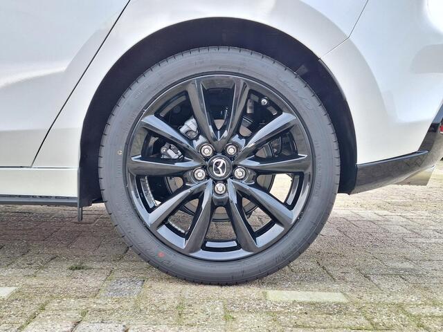 Mazda 3 2.0 e-SkyActiv-X M Hybrid 186 Nagisa | Aero pakket | Alcantara/Leder met stoelgeheugen | Achteruitrijcamera | Bose | HeadupDisplay | Navigatie en draadloze Applecarplay\Androidauto | Verlichte Dorpelbeschermers | Parelmoer Wit