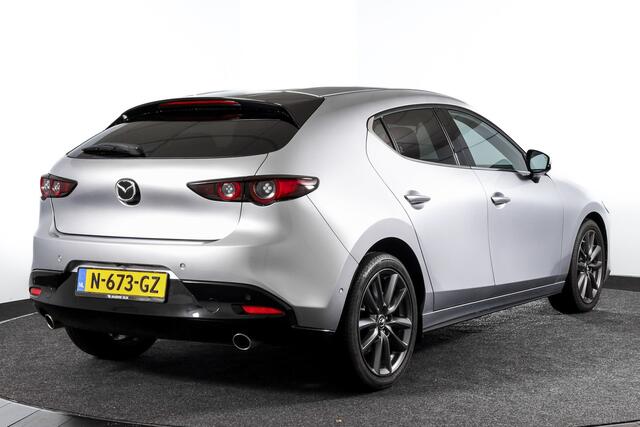 Mazda 3 2.0 e-SkyActiv-G M Hybrid 122 Comfort met Bose | Bose Audio | Head-up Disp. | Adapt.Cruise | Stoel-+Stuurverw. | 360 Camera | NAV+App.Connect | Auto.Airco | LM 18" |