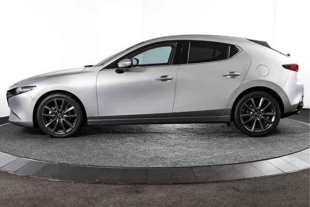 Mazda 3 2.0 e-SkyActiv-G M Hybrid 122 Comfort met Bose | Bose Audio | Head-up Disp. | Adapt.Cruise | Stoel-+Stuurverw. | 360 Camera | NAV+App.Connect | Auto.Airco | LM 18" |