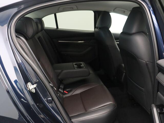 Mazda 3 2.0 e-SkyActiv-G M Hybrid 122 Luxury | Stuur en stoelverwarming | Headup Display | Lederen Bekleding | All Season Banden |