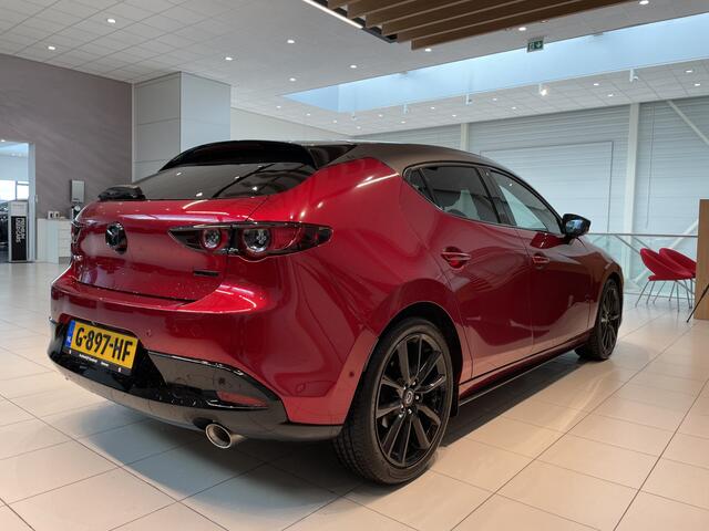 Mazda 3 2.0 e-SkyActiv-X M Hybrid 180 Luxury | Apple Carplay Android Auto | fabrieksnavi | Trekhaak afneembaar |extra set LM velgen met winterbanden|