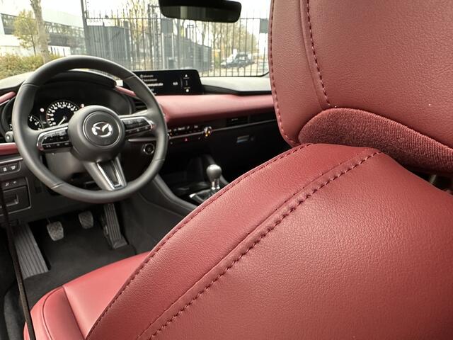 Mazda 3 2.0 e-SkyActiv-X M Hybrid 186 Takumi | SUNROOF | LEDER ROOD | DEMO DEAL