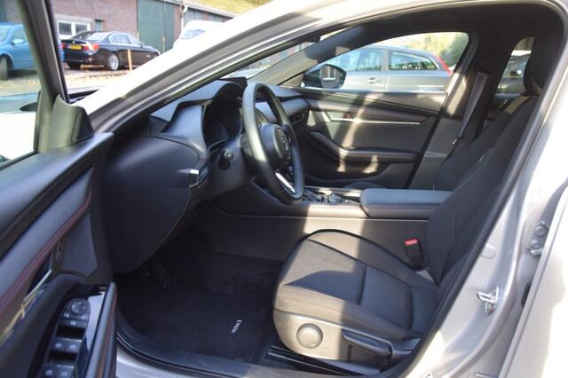 Mazda 3 2.5 E-SA-G HOMURA