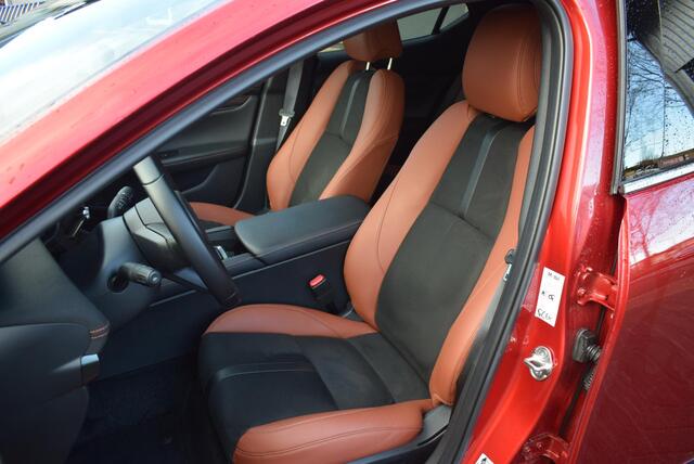 Mazda 3 2.0 e-SkyActiv-X M Hybrid 186 Nagisa Navi bicolor Leder Camera Km 23.750!!