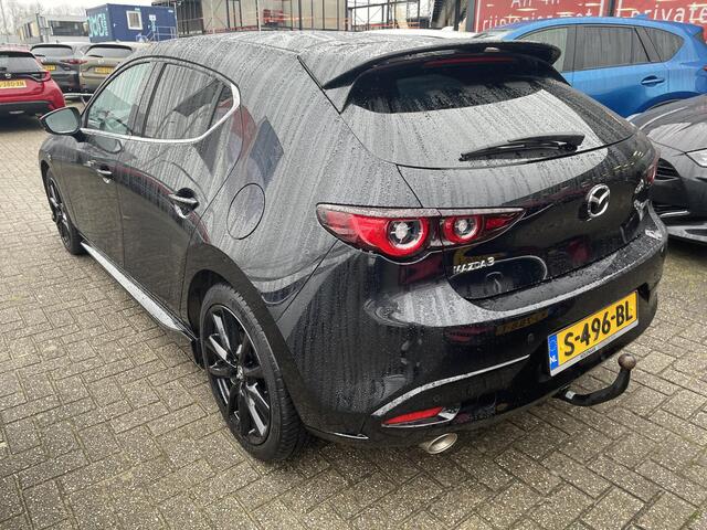 Mazda 3 2.0 e-SkyActiv-X M Hybrid 186 Luxury , Trekhaak, Aero Pakket, All Season, Leder, Bose, Stoelverwarming, Stuurverwarming, LMV 18 Inch, 360 Camera, Navi, Clima, HUD, PDC, Adap. Cruise, LKA