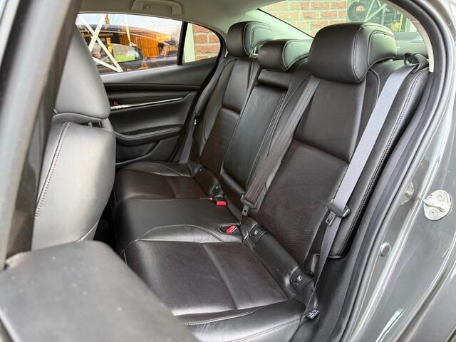 Mazda 3 2.0 e-Skyactive-X M Hybrid Luxury 180PK HEAD-UP / CAMERA V+A / 3
