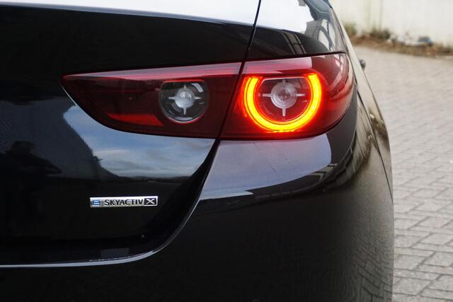 Mazda 3 2.0 e-SkyActiv-X M Hybrid 186PK/Head-Up/Camera/LED /November 2022!!