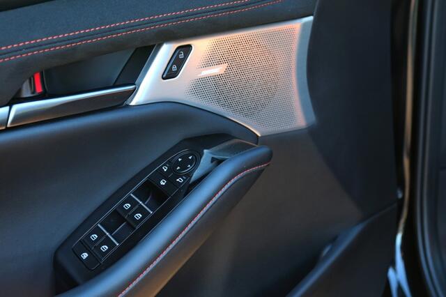 Mazda 3 2.5 e-SkyActiv-G M Hybrid 140 Nagisa,Black line ,RIJKLAARPRIJS!