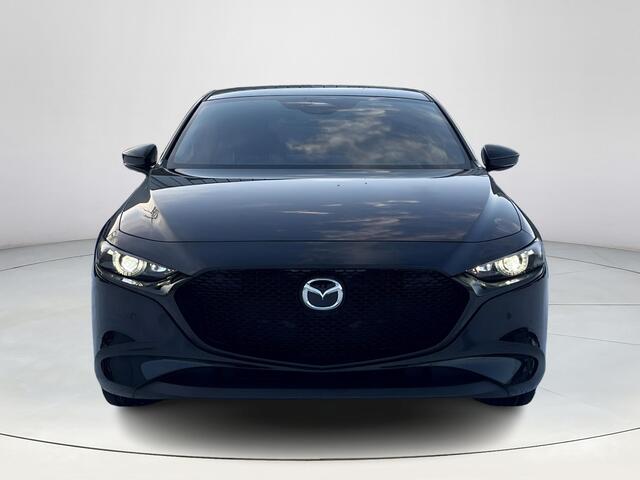 Mazda 3 2.0 e-SkyActiv-X M Hybrid 186 Takumi | Automaat | Climate Control | Stoel en stuurverwarming | 360 camera | Bose | Dodehoeksensoren | Draadloze Applecarplay en Android auto | Stoelgeheugen | Full adaptieve led | Adaptieve cruise control |