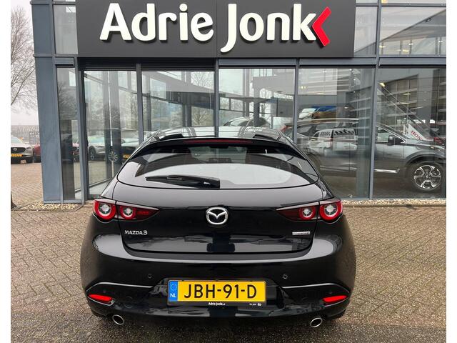 Mazda 3 2.5 e-SkyActiv-G M Hybrid 140 Centre-line | AUTOMAAT | *6 JAAR GARANTIE | APPLE & ANDROID AUTO | CAMERA | NAVIGATIE | STUUR + STOELVERWARMING |